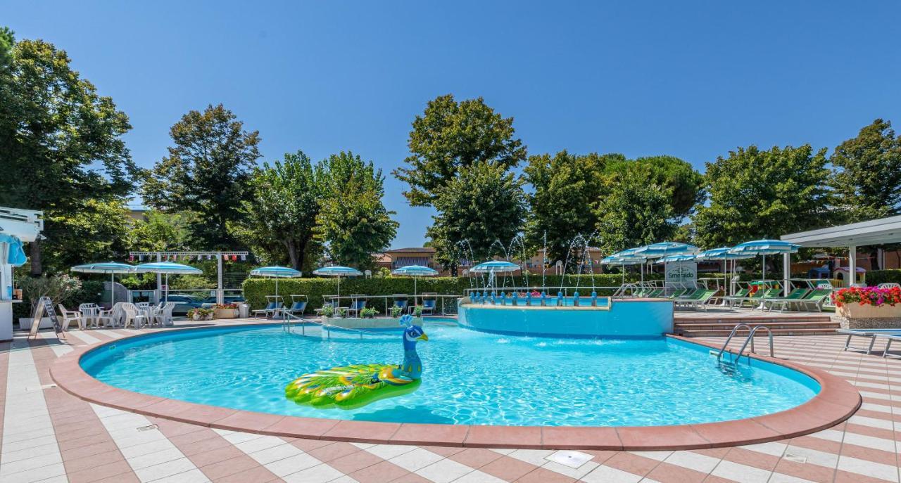 Hotel Smeraldo Cesenatico Exteriör bild