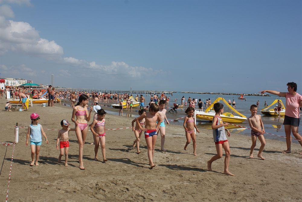 Hotel Smeraldo Cesenatico Exteriör bild
