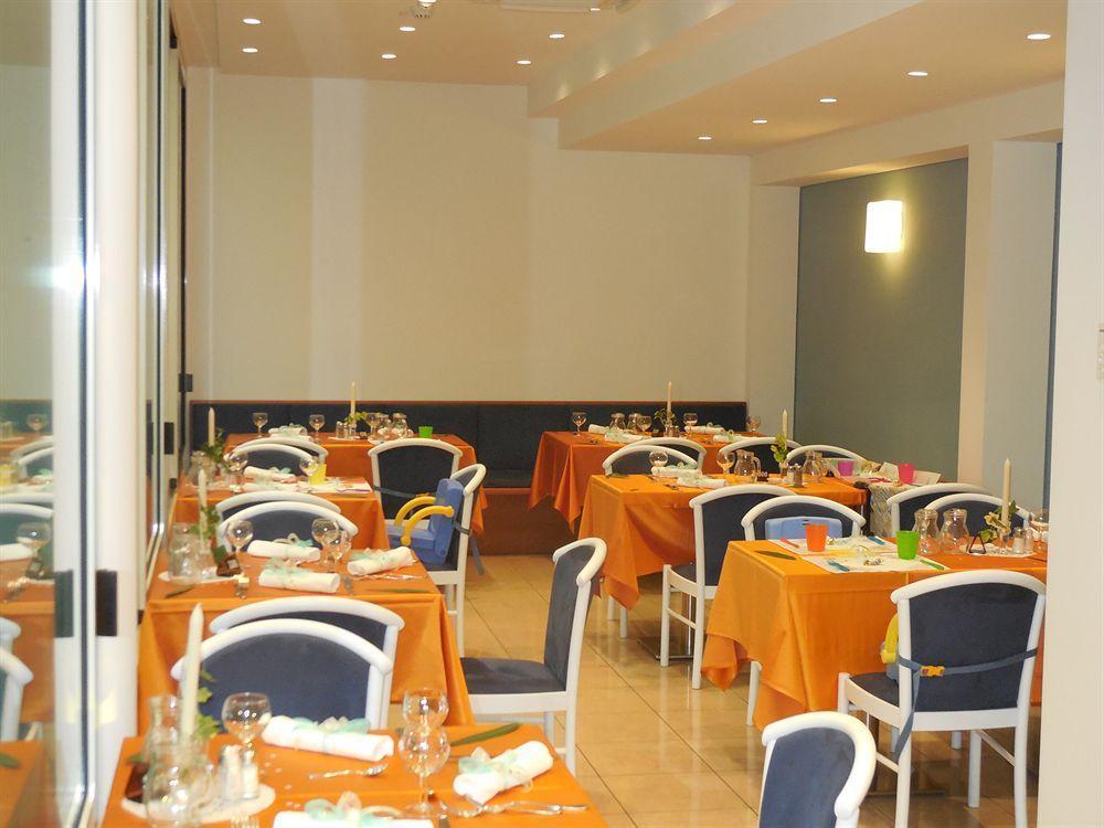 Hotel Smeraldo Cesenatico Exteriör bild