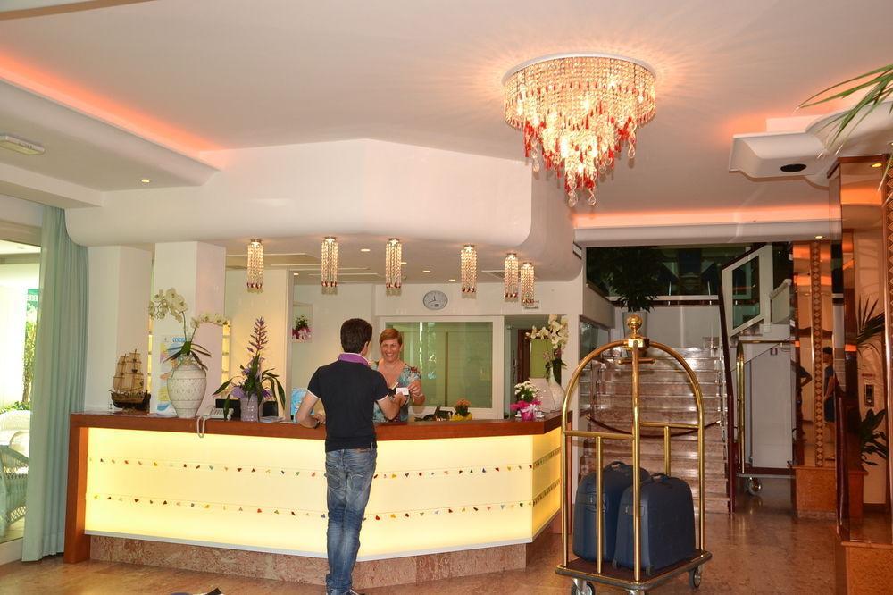 Hotel Smeraldo Cesenatico Exteriör bild