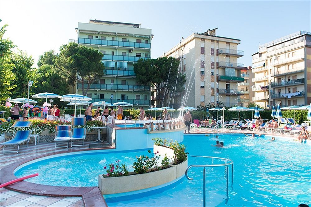 Hotel Smeraldo Cesenatico Exteriör bild