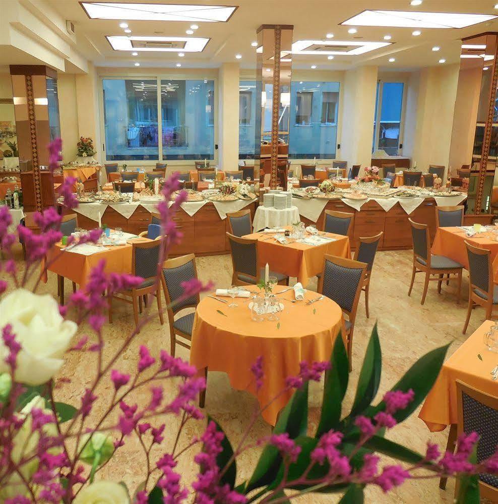 Hotel Smeraldo Cesenatico Exteriör bild